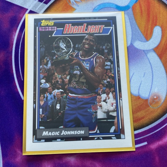 Topps 1991-92 Topps Magic Johnson Los Angeles Lakers - Picture 3 of 4